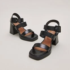 Sandales à Brides Ouvertes Et Plateformes En Cuir Noir