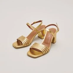 Sandales à Bouts Carrés Et Brides En Cuir Métallisé Or