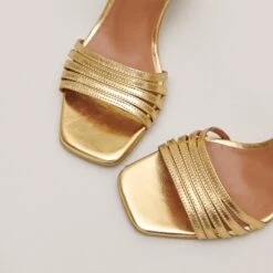 Sandales à Bouts Carrés Et Brides En Cuir Métallisé Or -Xoxo Boutique 01W008819E.1694504474