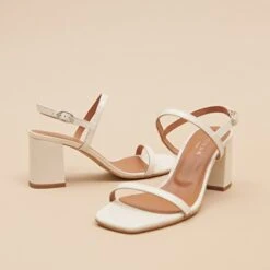 Sandales Ouvertes à Talons En Cuir Brillant écru 16 Sandales Ouvertes à Talons En Cuir Brillant écru -Xoxo Boutique 01W008829G.1708516769