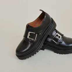 Derbies à Boucles Et Semelles Crantées En Cuir Glacé Noir 12 Derbies à Boucles Et Semelles Crantées En Cuir Glacé Noir -Xoxo Boutique 01W008833E.1694504496