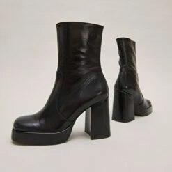 Boots à Talons Et Bouts Carrés En Cuir Vieilli Noir -Xoxo Boutique 01W008849E.1694504561