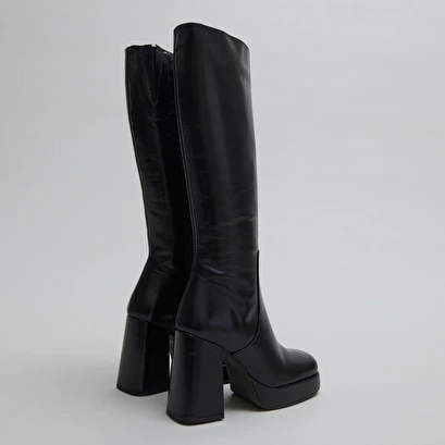 Bottes à Talons Et Bouts Carrés En Cuir Vieilli Noir 7 Bottes à Talons Et Bouts Carrés En Cuir Vieilli Noir – Image 5