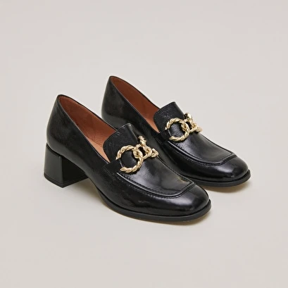 Mocassins à Bouts Arrondis Et Boucles Dorées En Cuir Brillant Noir 3 Mocassins à Bouts Arrondis Et Boucles Dorées En Cuir Brillant Noir