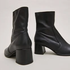 Bottines à Bouts Ovales En Cuir Vieilli Noir -Xoxo Boutique 01W008941E.1694504863