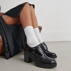 Derbies à Talons Et Lacets En Cuir Glacé Noir