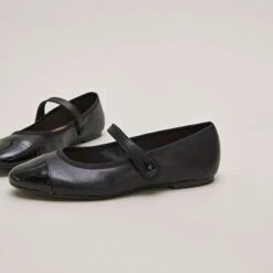 Ballerines à Brides En Cuir Noir -Xoxo Boutique 01W008966E.1694504919