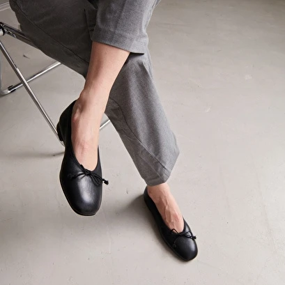 Ballerines à Bouts Arrondis En Cuir Noir 5 Ballerines à Bouts Arrondis En Cuir Noir – Image 3