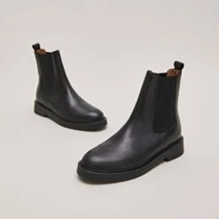 Bottines à Bouts Ronds En Cuir Noir