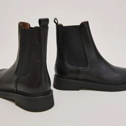 Bottines à Bouts Ronds En Cuir Noir 12 Bottines à Bouts Ronds En Cuir Noir -Xoxo Boutique 01W008985E.1694705643