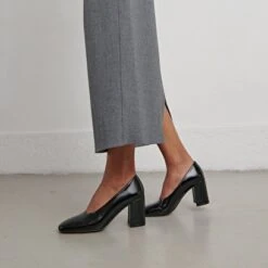 Escarpins à Bouts Pointus En Cuir Brillant Noir