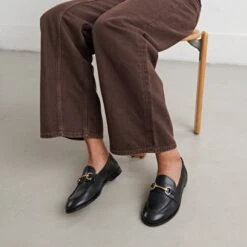 Mocassins à Mors Dorés En Cuir Noir 10 Mocassins à Mors Dorés En Cuir Noir -Xoxo Boutique 01W008989C.1694504986