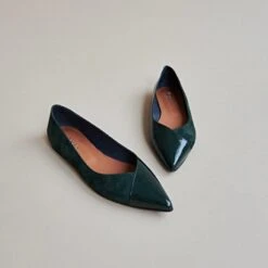 Ballerines à Bouts Pointus En Vernis Et Velours Verts