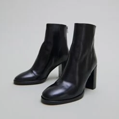 Boots à Talons En Cuir Noir -Xoxo Boutique 01W009053E.1701199949