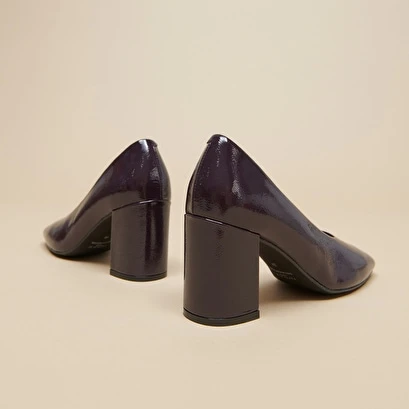 Escarpins à Bouts Pointus En Vernis Plissé Noir 7 Escarpins à Bouts Pointus En Vernis Plissé Noir – Image 5