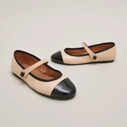 Ballerines à Brides En Cuir Verni Beige -Xoxo Boutique 01W009098C.1698942992