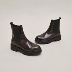 Boots à Semelles Crantées Et élastiques En Cuir Glacé Bordeaux