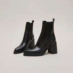 Boots à Talons Hauts Et élastiques En Cuir Noir 9 Boots à Talons Hauts Et élastiques En Cuir Noir -Xoxo Boutique 01W009114C.1701200021