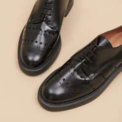 Derbies Percées En Cuir Glacé Noir -Xoxo Boutique 01W009155E.1708516844