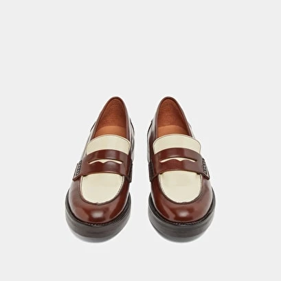 Mocassins En Cuir Glacé Marron Et écru 9 Mocassins En Cuir Glacé Marron Et écru – Image 7