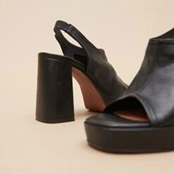 Sandales à Plateformes Et Hauts Talons En Cuir Noir 13 Sandales à Plateformes Et Hauts Talons En Cuir Noir -Xoxo Boutique 01W009160E.1708517033