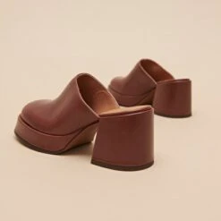 Mules à Plateformes Et Talons En Cuir Marron -Xoxo Boutique 01W009166E.1708517040