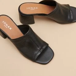 Mules à Talons Et Bouts Ouverts En Cuir Noir 13 Mules à Talons Et Bouts Ouverts En Cuir Noir -Xoxo Boutique 01W009172E.1708517061