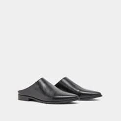 Mules à Bouts Pointus En Cuir Noir 12 Mules à Bouts Pointus En Cuir Noir -Xoxo Boutique 01W009190D.1708516840