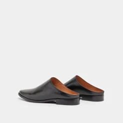 Mules à Bouts Pointus En Cuir Noir 14 Mules à Bouts Pointus En Cuir Noir -Xoxo Boutique 01W009190F.1708516841