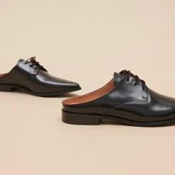 Mules à Lacets En Cuir Glacé Noir