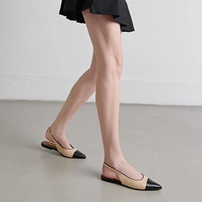 Ballerines à Bouts Pointus En Cuir Noir Et Beige 3 Ballerines à Bouts Pointus En Cuir Noir Et Beige