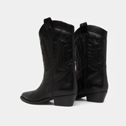 Bottes à Talons Biseautés Et Motifs En Cuir Noir 14 Bottes à Talons Biseautés Et Motifs En Cuir Noir -Xoxo Boutique 01W009298F.1708617497