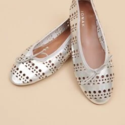 Ballerines Ajourées En Cuir Métallisé Argent 14 Ballerines Ajourées En Cuir Métallisé Argent -Xoxo Boutique 01W009322E.1708516940