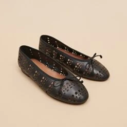 Ballerines Ajourées En Cuir Noir