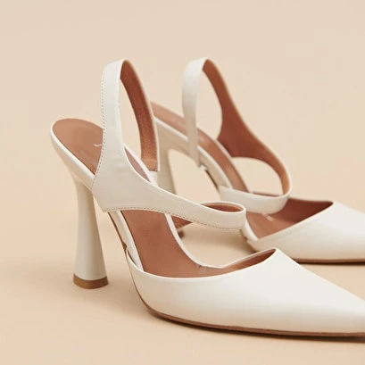 Escarpins à Bouts Pointus En Cuir écru 7 Escarpins à Bouts Pointus En Cuir écru – Image 5