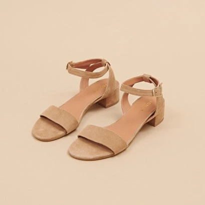 Sandales à Petits Talons En Velours Camel 3 Sandales à Petits Talons En Velours Camel