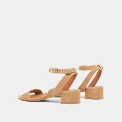 Sandales à Petits Talons En Velours Camel 15 Sandales à Petits Talons En Velours Camel -Xoxo Boutique 01W009381F.1708516848