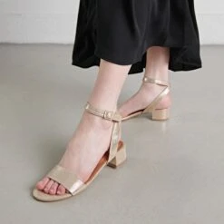 Sandales à Petits Talons En Velours Laminé Platine -Xoxo Boutique 01W009382C.1708516855