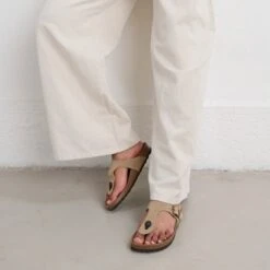 Mules à Entre-doigt En Croute Taupe 7 Mules à Entre-doigt En Croute Taupe -Xoxo Boutique 01W009401C.1708443593