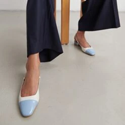 Ballerines Ouvertes En Cuir écru Et En Vernis Bleu Ciel -Xoxo Boutique 01W009458C.1708102248