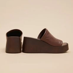 Mules Compensées En Cuir Marron Foncé -Xoxo Boutique 01W009470E.1708517218